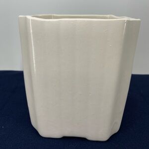 Ungemach aka UPCO RARE‎  Ceramic Vase Matte White Finish, USA Vintage 7” Tall